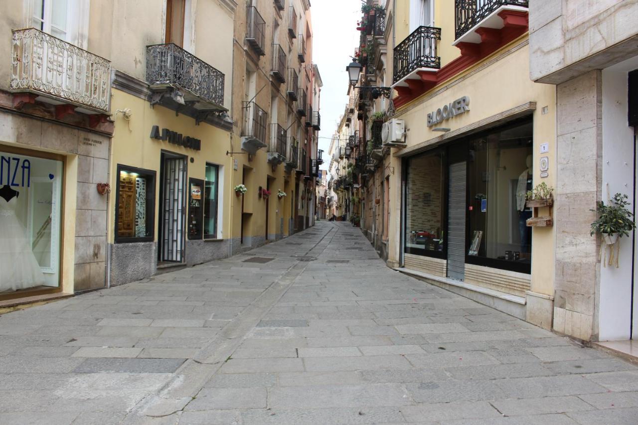 Via Cavour 19, Camere Del Conte Iglesias Bagian luar foto