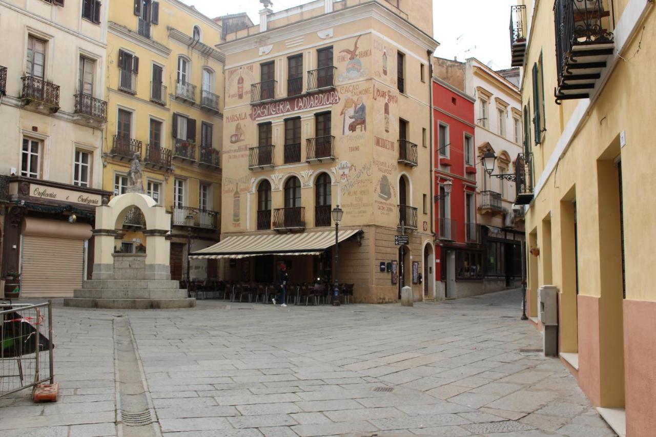 Via Cavour 19, Camere Del Conte Iglesias Bagian luar foto