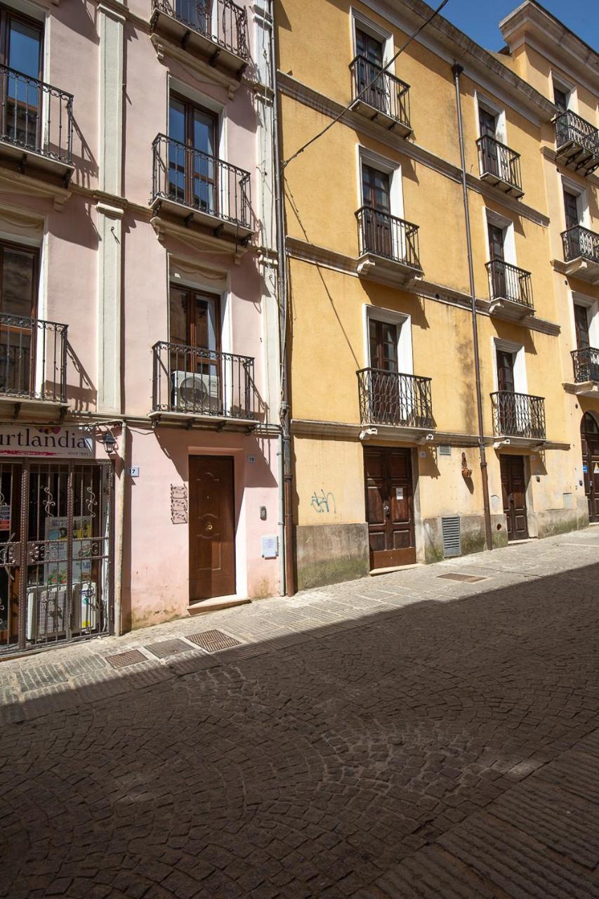Via Cavour 19, Camere Del Conte Iglesias Bagian luar foto